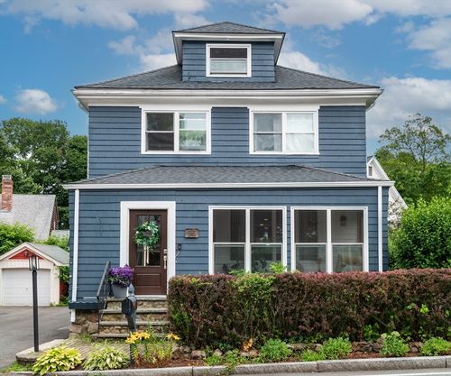 35 Central St, Middleton, MA, 01949-1716 | Card Image