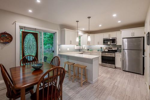 30 Slate Cir, Manchestr Ctr, VT, 05255-9579 | Card Image