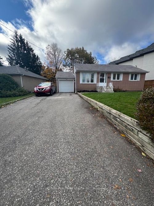 163 Newton Dr, North York, ON, M2M2N6 | Card Image