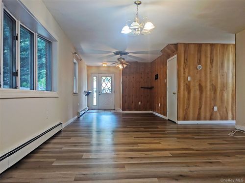 59 Maplewood Ave, Selden, NY, 11784-3013 | Card Image