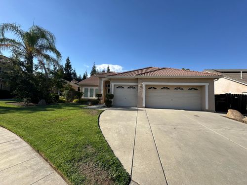 2136 E Turnberry Avenue, Fresno, CA, 93730 | Card Image