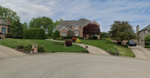102 Meadowvue Ct, Peters Twp, PA, 15367 | Card Image