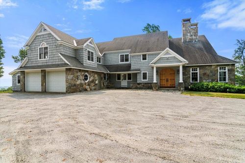 19 Old Town Rd, Winhall, VT, 05340-9731 | Card Image