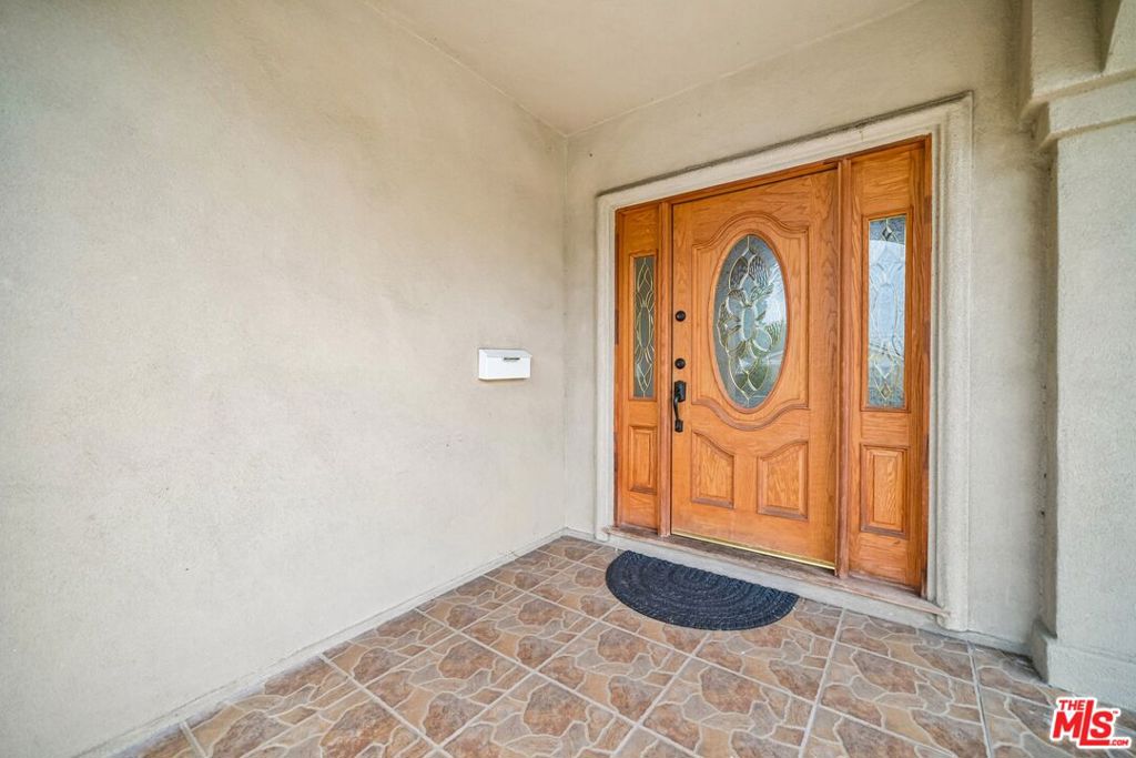 Residential in Encino 3