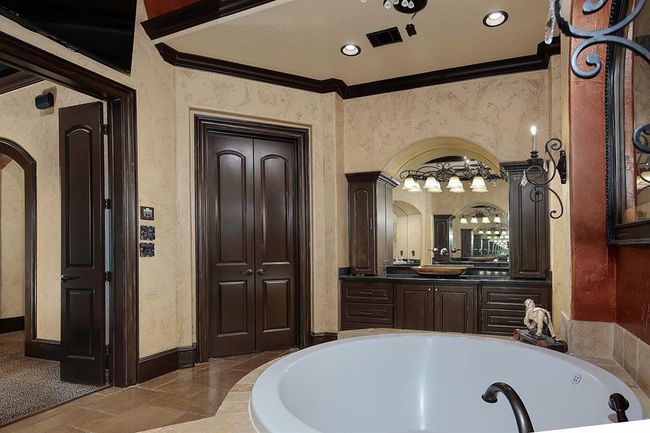 27410 Shores Ct, House other with 6 bedrooms, 7 bathrooms and 4 parking in Spring TX | Image 22