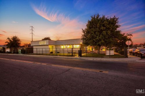 a-4000 San Dimas Street, Bakersfield, CA, 93301 | Card Image