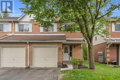 550 Priddle Road, Newmarket (Summerhill Estates), ON, L3X1X8 | Card Image