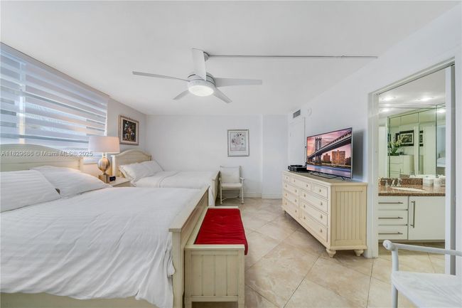 APT-5H - 609 Ocean Dr, Condo with 2 bedrooms, 2 bathrooms and null parking in Key Biscayne FL | Image 14