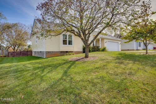 4116 Bradford Ln, Johnson City, TN, 37601-1065 | Card Image