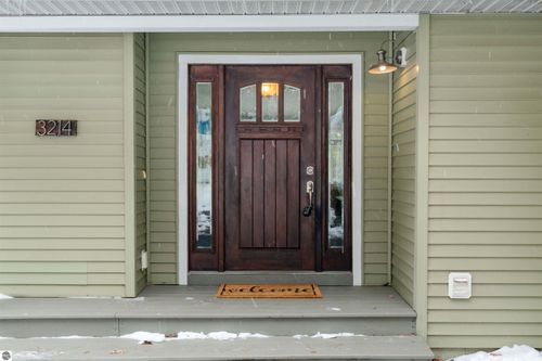 3214 Tibbets Dr, Traverse City, MI, 49696-8119 | Card Image
