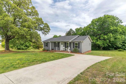 6925 S Nc Highway 150, Lexington, NC, 27295-5273 | Card Image