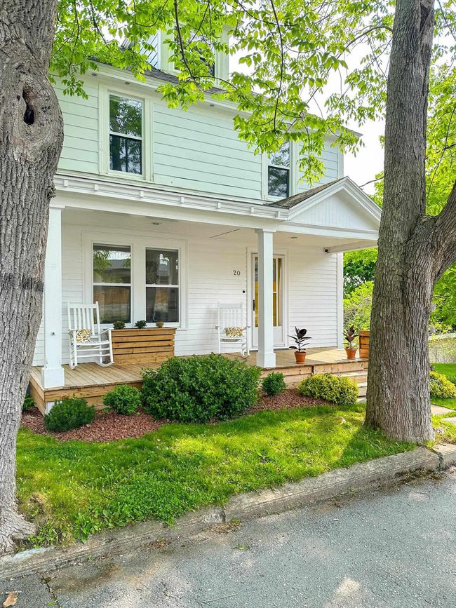 20 Queen St, House other with 4 bedrooms, 2 bathrooms and 4 parking in Bridgewater NS | Image 4