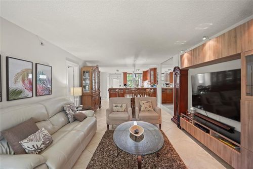 apt-220-2998 Nw 48th Ter, Lauderdale Lakes, FL, 33313-1603 | Card Image