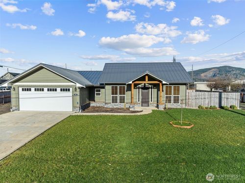 111 1st St E, South Bend, WA, 98586-4906 | Card Image