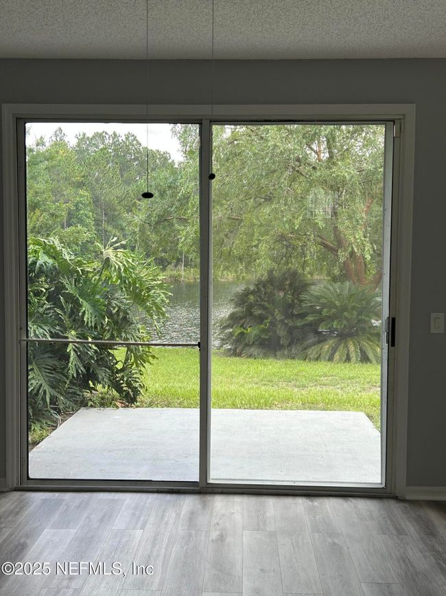 10258 Meadow Pointe Dr, House other with 4 bedrooms, 3 bathrooms and null parking in JACKSONVILLE FL | Image 9