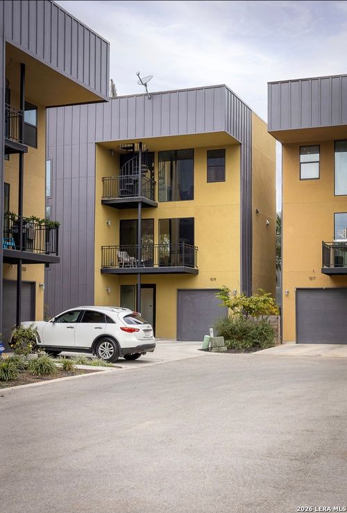 1519 S Presa St, San Antonio, TX, 78210-1629 | Card Image