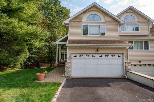 5 Princess Tree Ct, Port Jefferson, NY, 11777-1742 | Card Image