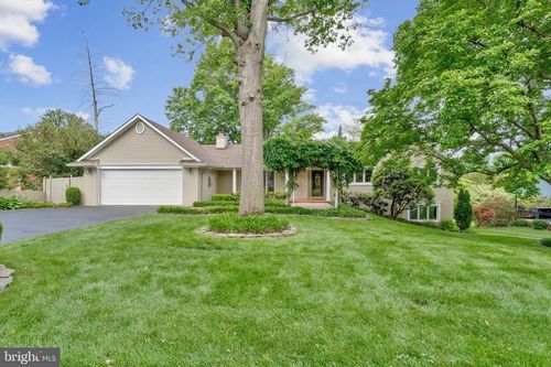 1102 Clover Dr, MCLEAN, VA, 22101-2033 | Card Image
