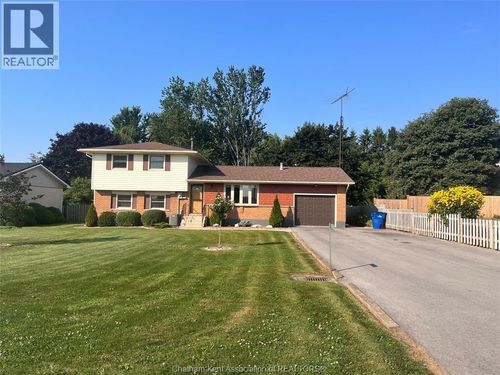 19766 4 Rod Rd, Blenheim, ON, N0P1A0 | Card Image