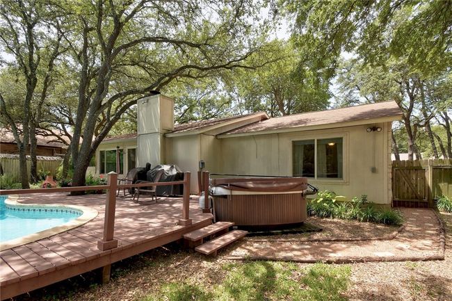 9001 Bubbling Springs Trl, House other with 4 bedrooms, 2 bathrooms and 4 parking in Austin TX | Image 24