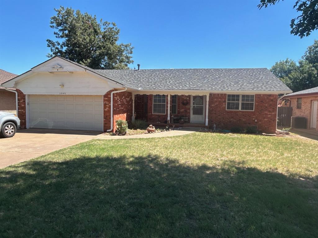 10th St, Kingfisher, OK 73750