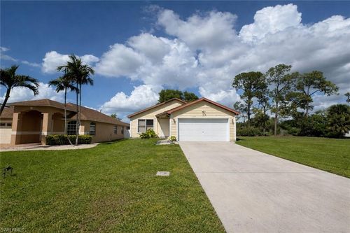 839 108th Ave N, NAPLES, FL, 34108-1873 | Card Image