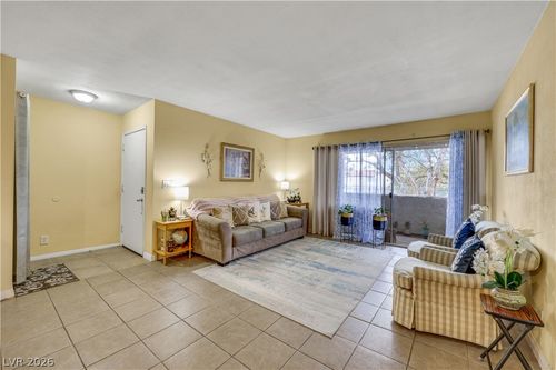 l22-1455 E Katie Avenue, Las Vegas, NV, 89119 | Card Image