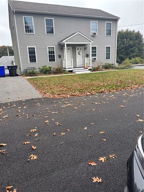31 Fornelli St, West Warwick, RI, 02893-1804 | Card Image