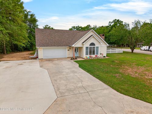 8007 Fishook Ln, Picayune, MS, 39466-2187 | Card Image