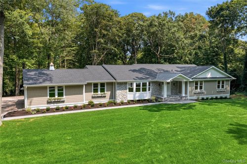 128 Bay Ave, Halesite, NY, 11743-1208 | Card Image