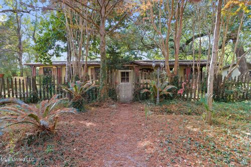 232 Citizen St, Bay Saint Louis, MS, 39520-4211 | Card Image