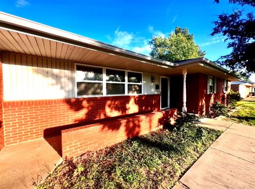 412 N Nevada St, Weatherford, OK, 73096-5727 | Card Image