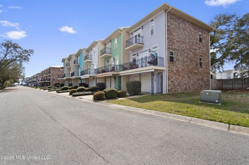 27 Oak Alley Ln, Long Beach, MS, 39560-8000 | Card Image