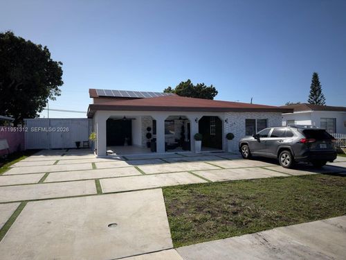 224 E 42nd St, Hialeah, FL, 33013-2246 | Card Image