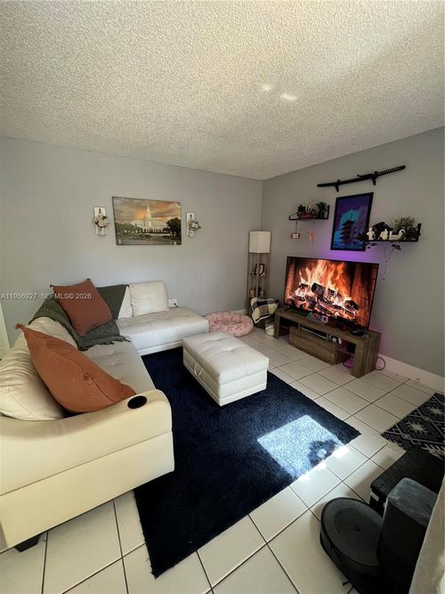 apt-102-10211 Fontainebleau Blvd, Miami, FL, 33172-3214 | Card Image