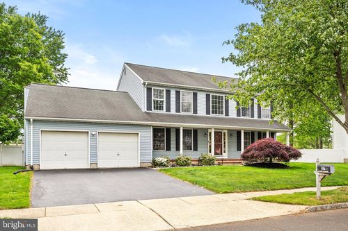 27 Andover Way, HAMILTON, NJ, 08610-1201 | Card Image