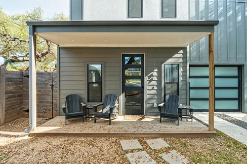 2-1183 Oakgrove Ave, Austin, TX, 78702-2520 | Card Image