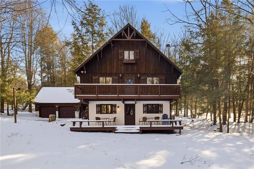 427 Wenatchee Path, Central City, PA, 15926-7630 | Card Image