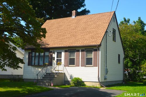 7 Roseleah Ave, Plainville, CT, 06062-2717 | Card Image