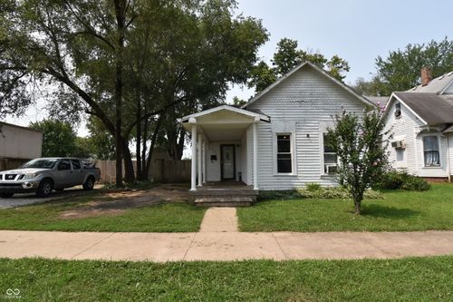 1432 Sycamore St, Columbus, IN, 47201-4132 | Card Image
