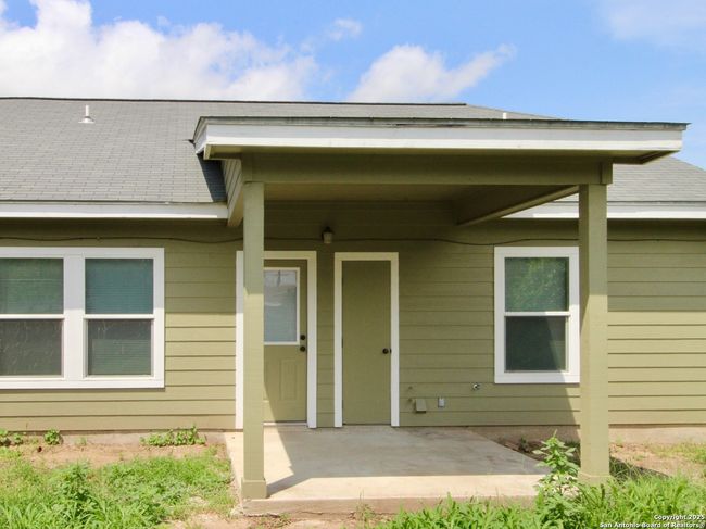 1 - 19214 D Hanis, Home with 3 bedrooms, 2 bathrooms and null parking in Lytle TX | Image 13