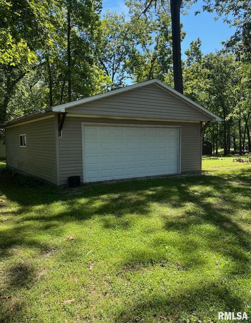 30342 Cedar Ln, Girard, IL, 62640-7288 | Card Image