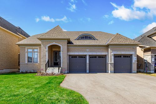 28 Bellflower Cres, Tottenham, ON, L0G1W0 | Card Image