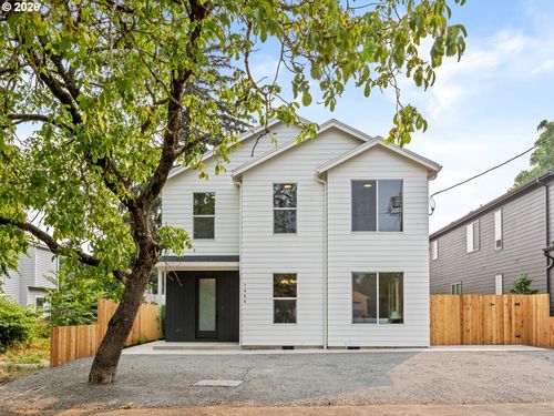 7488 Se 51st Ave, Portland, OR, 97206-8377 | Card Image