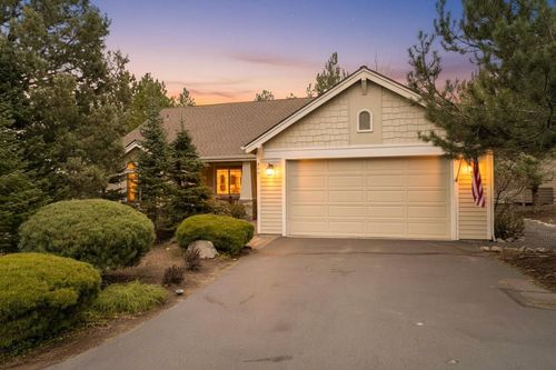 900 Victoria Falls Dr, Redmond, OR, 97756-7359 | Card Image