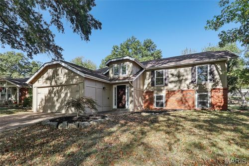 1111 Shadowoak Dr, Ballwin, MO, 63021-6548 | Card Image