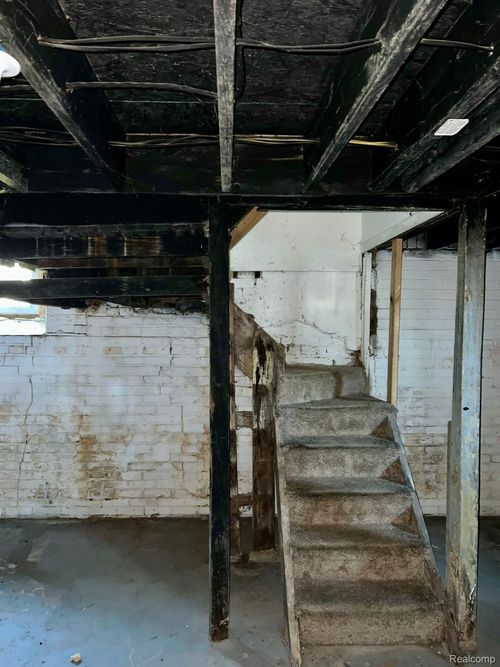 5042 Devonshire Rd, Detroit, MI, 48224-3231 | Card Image