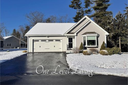 9 Castle Court, Kingston, NH, 03848 | Card Image