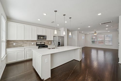 8604 Hollyoaks Creek Ln, Houston, TX, 77063-1552 | Card Image