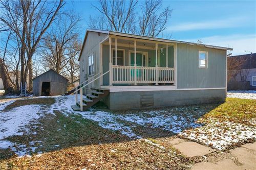 207 N Bissell St, Orrick, MO, 64077-2535 | Card Image